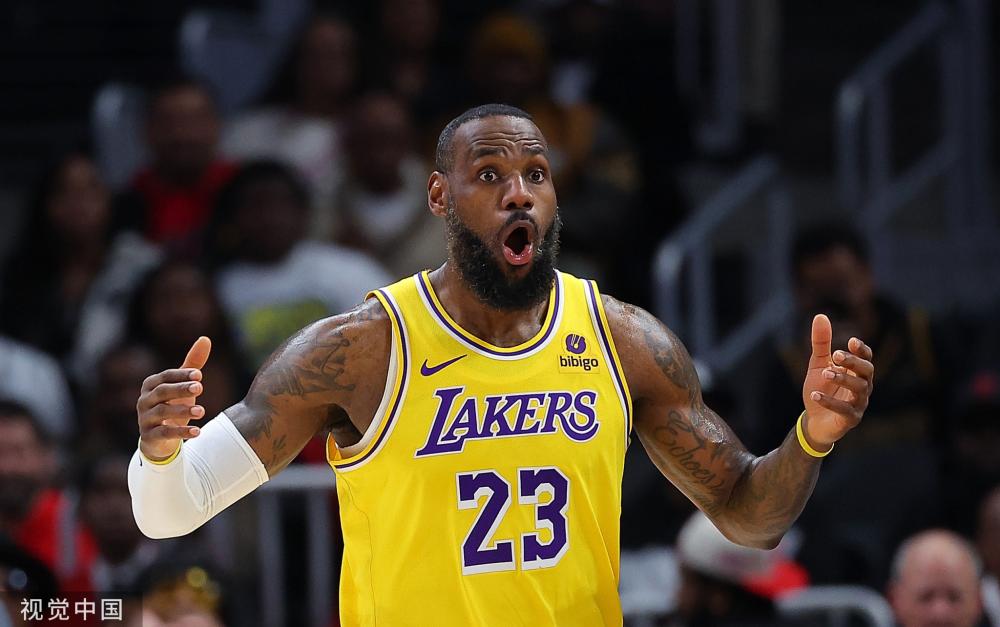 员对她充满 员对她充满